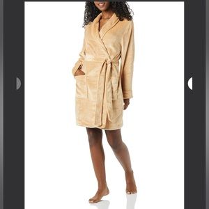 NEW Amazon Essentials Soft Plush Mid-Length Winter Robe, Tan, Size XS
